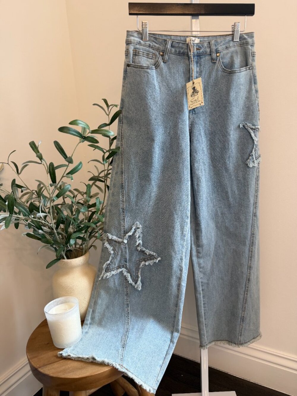 EASEL STAR PATCH WASHED STRETCH DENIM PANTS 70% COTTON 20% POLY 9% RAYON 1% SPAN